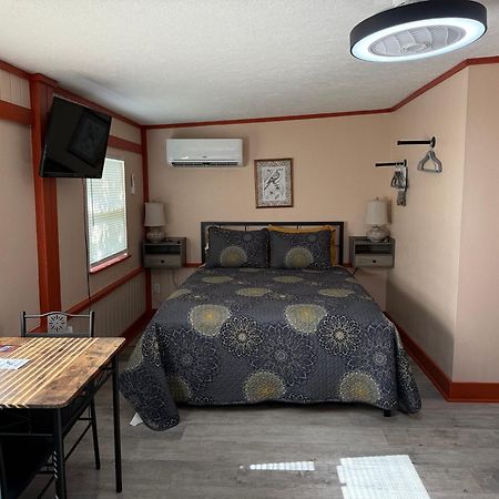 Nature Coast Inn & Cottages Inglis Esterno foto