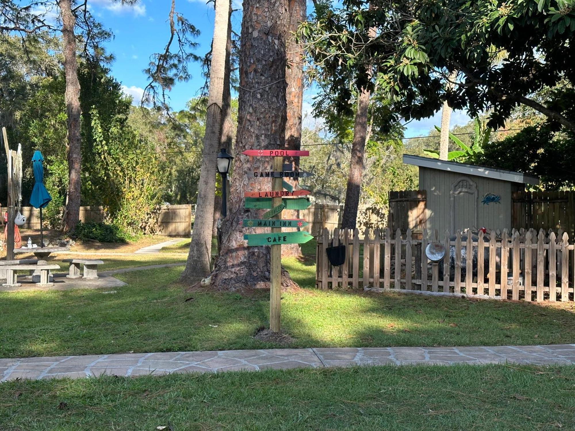 Nature Coast Inn & Cottages Inglis Esterno foto